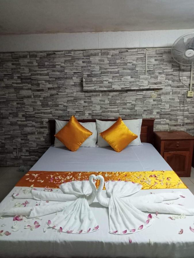 White River Guesthouse Phnom Penh Bagian luar foto